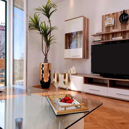 Palomar Luxury