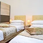 Palomar Luxury Split