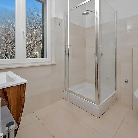 Palomar Luxury ספליט