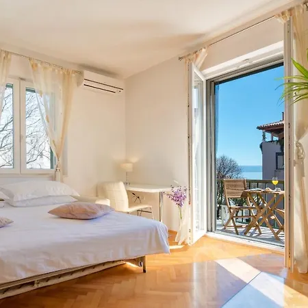 Palomar Luxury *