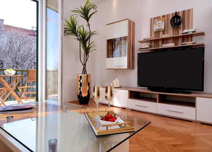 Palomar Luxury