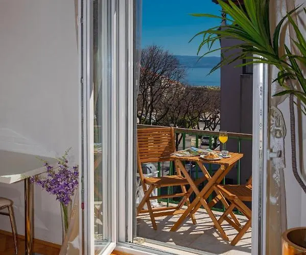 Palomar Luxury Split