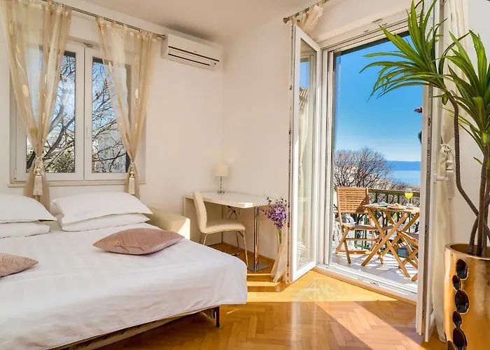 Palomar Luxury