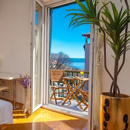 Palomar Luxury