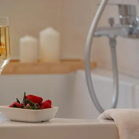 Palomar Luxury Apartment